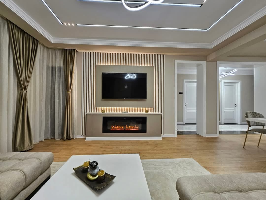 Semineu Electric Incorporabil de Perete cu Sunet, WI-FI incorporat, 7 culori si 5 niveluri de intensitate a flacarilor (YF-4802WERB-I)