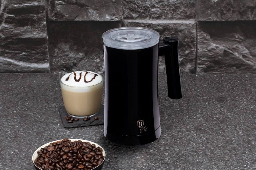 Aparat profesional pentru spuma lapte Black Rose Collection BerlingerHaus