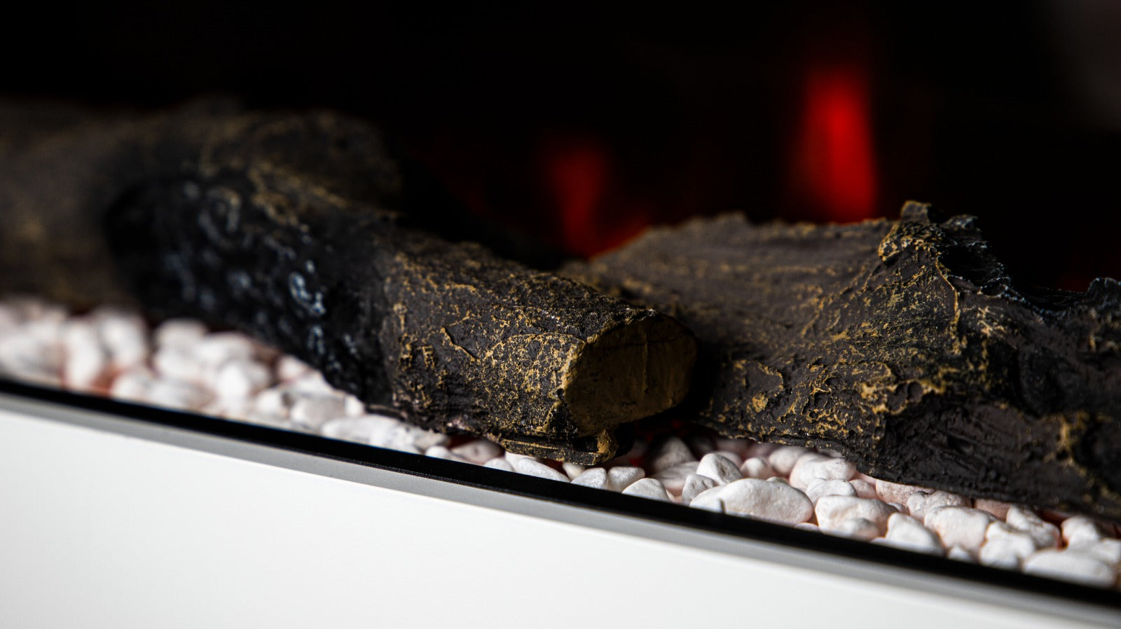 Semineu Electric Safecare Alb cu Sunet, WI-FI incorporat, 7 culori si 3 nivele de intensitate a flacarilor (5201WERBA)