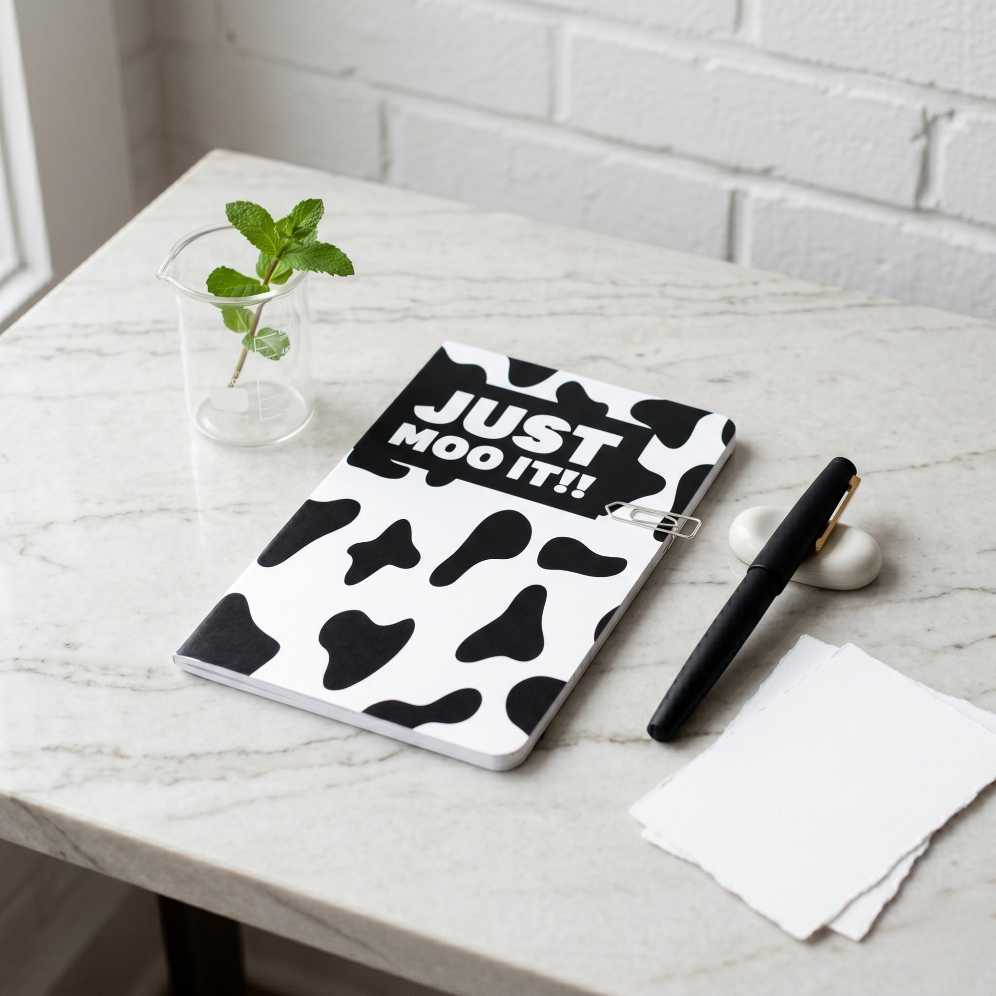 Agenda nedatata cu mesaj Just Moo It